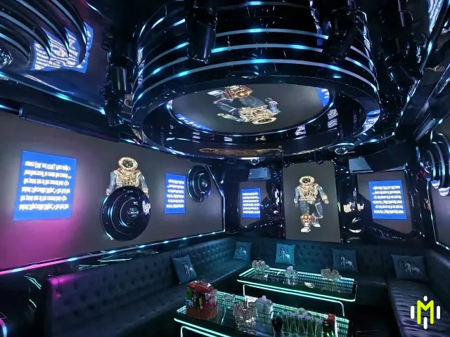 BOSS VILLA VIP10 主屏与沙发座席实景